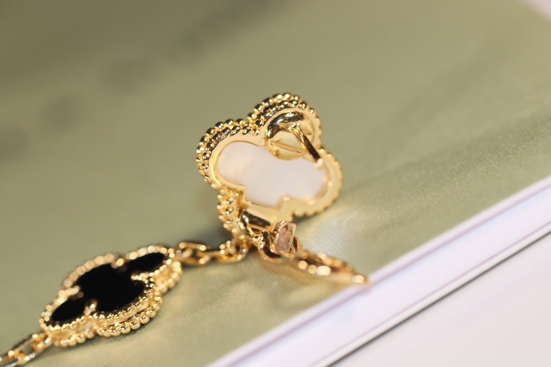 [Moco]CLOVER EARRINGS GOLD ONYX MOP 3 MOTIF