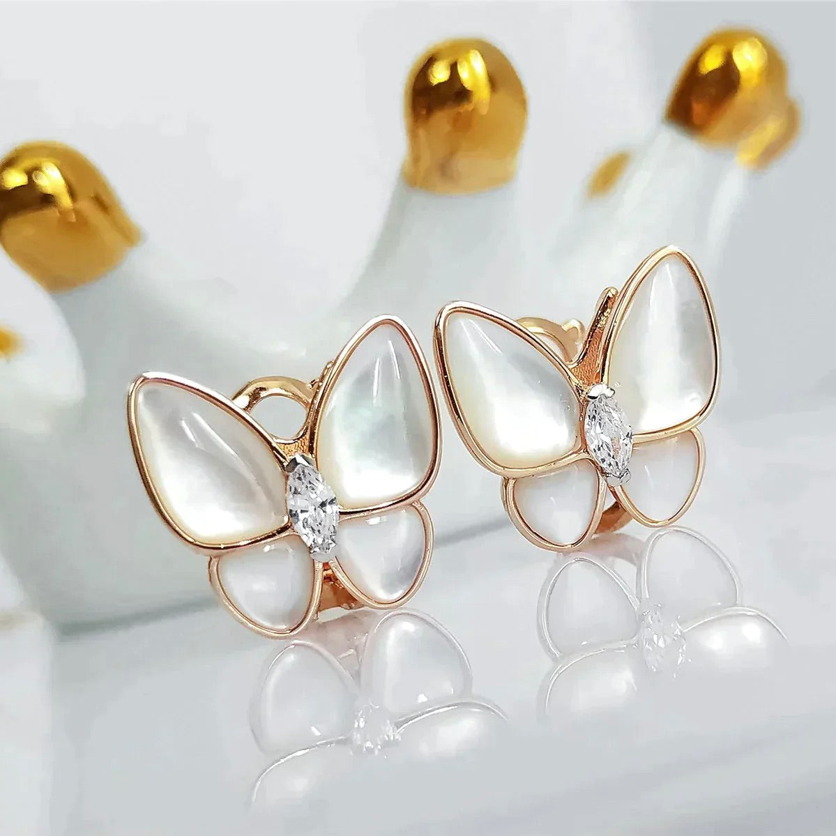 [Moco]BUTTERFLY MOP DIAMOND EARRINGS