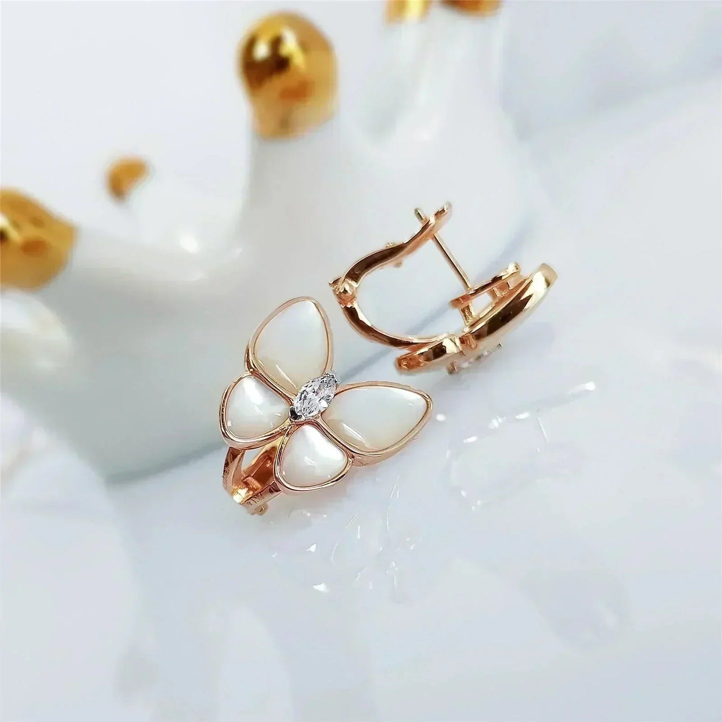 [Moco]BUTTERFLY MOP DIAMOND EARRINGS