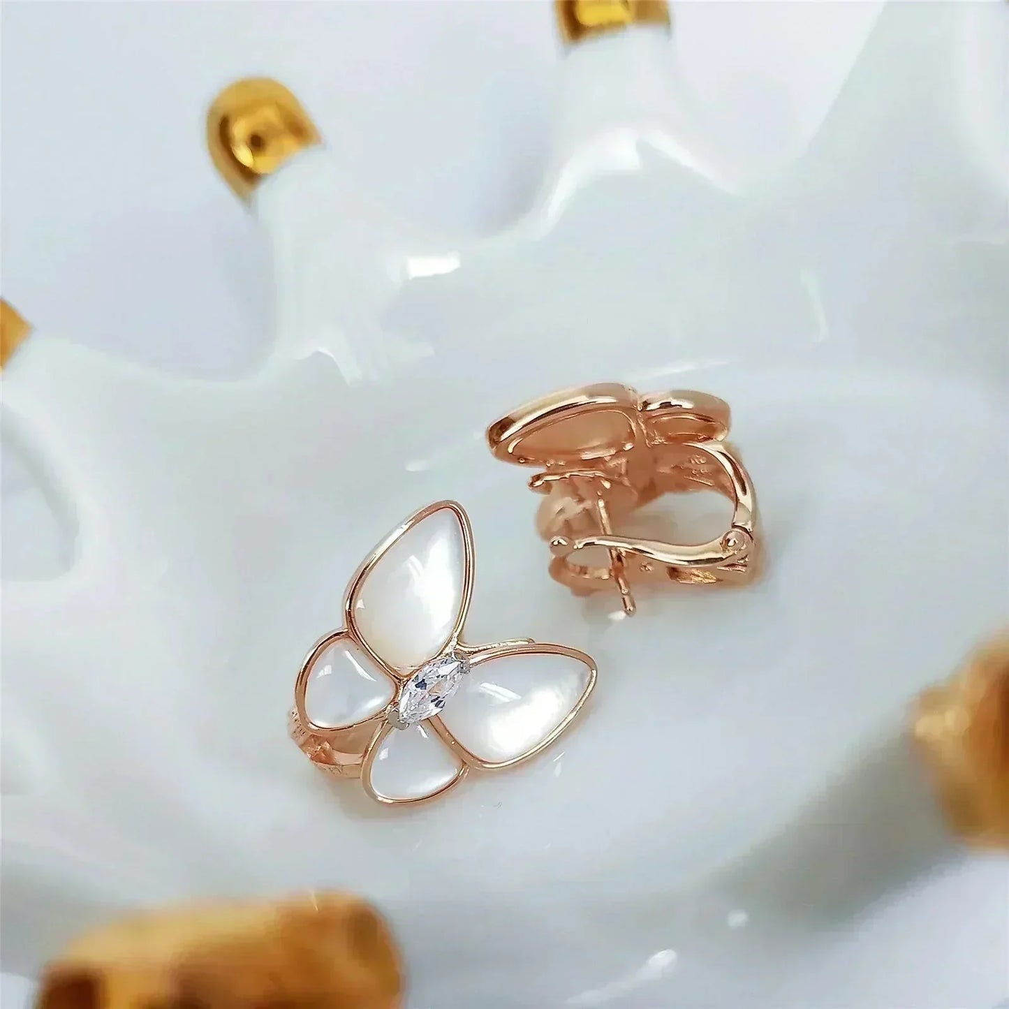 [Moco]BUTTERFLY MOP DIAMOND EARRINGS