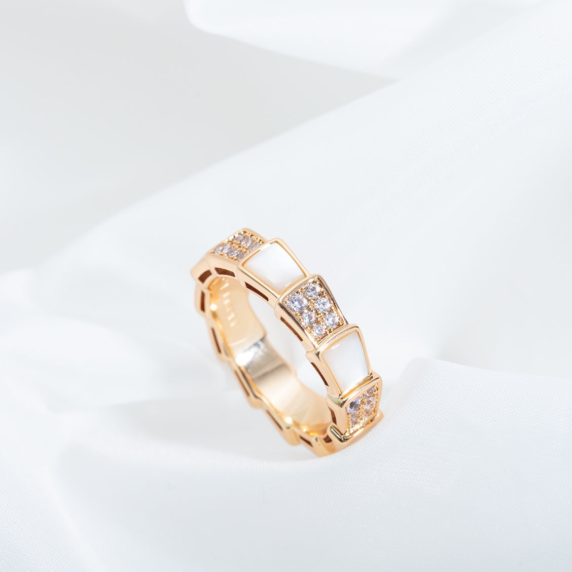 [Moco]SERPENTI RING PINK GOLD MOP DIAMOND PAVED 4MM