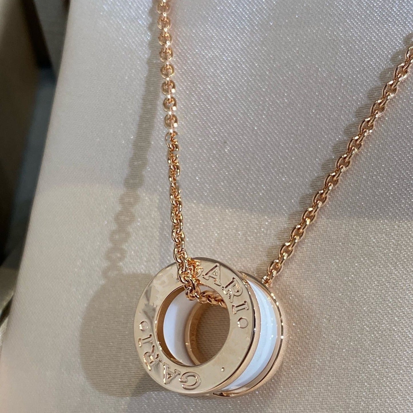 [Moco]ZERO 1 WHITE CERAMIC PINK GOLD NECKLACE