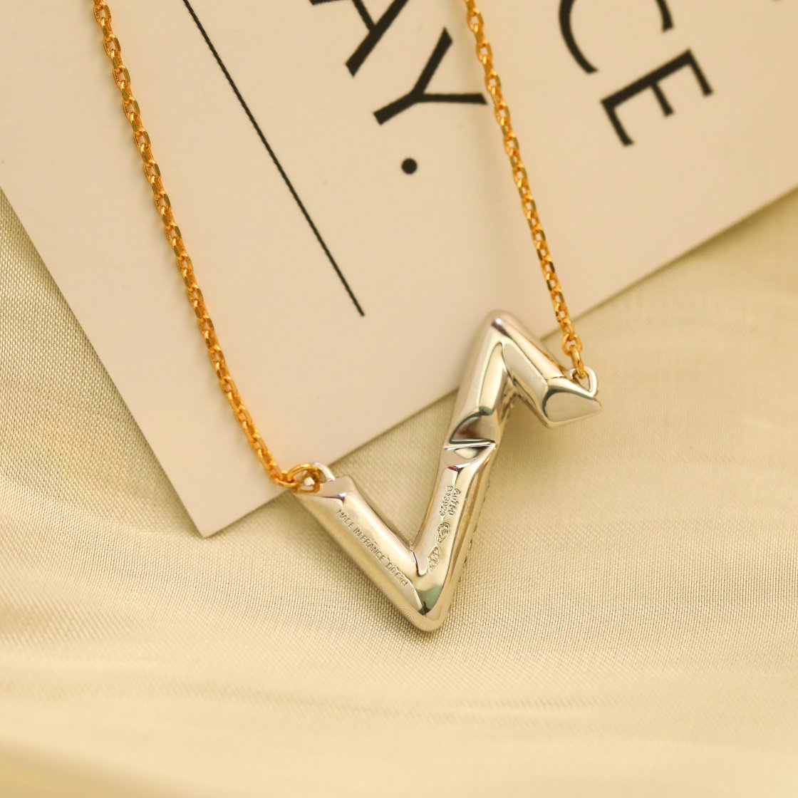 [Moco]VOLT SILVER DIAMOND PEDANT NECKLACE