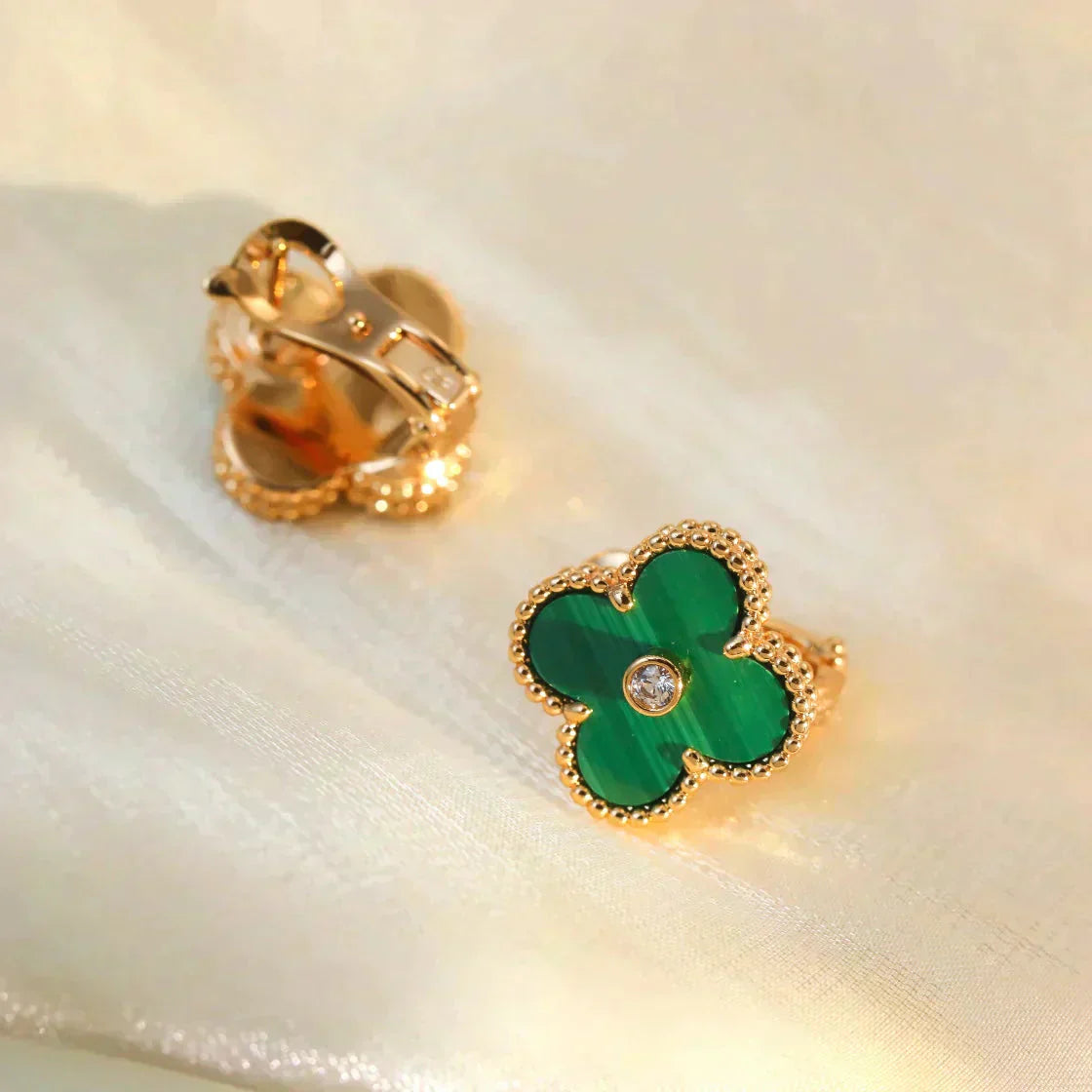 [Moco]CLOVER MEDIUM 1 MOTIFS MALACHITE DIAMOND EARRINGS