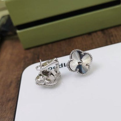 [Moco]CLOVER MEDIUM STUD EARRINGS