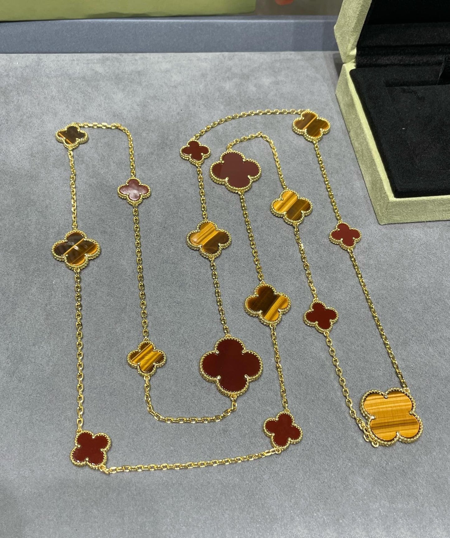 [Moco]CLOVER 16 MOTIF CARNELIAN TIGER EYE ROSE GOLD NECKLACE