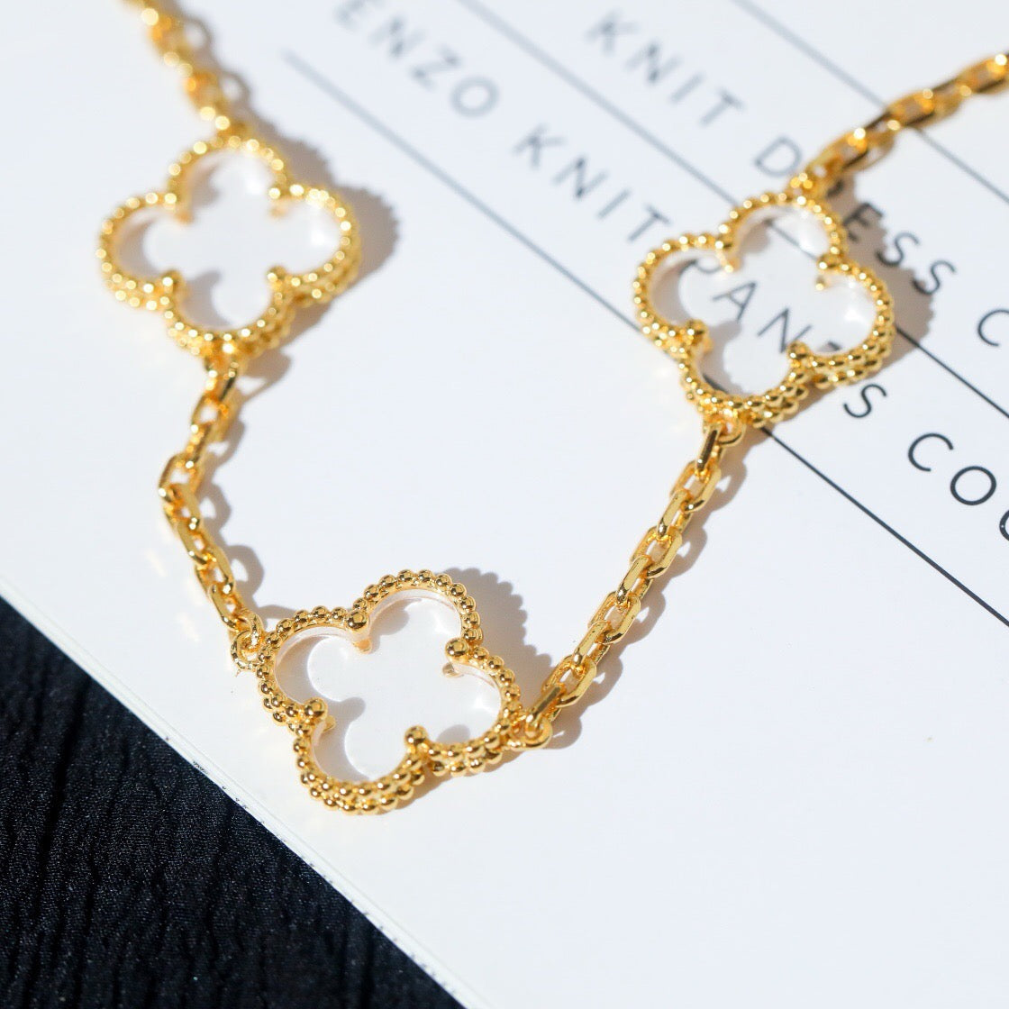 [Moco]CLOVER 5 MOTIF ROCK CRYSTAL PINK GOLD BRACELET