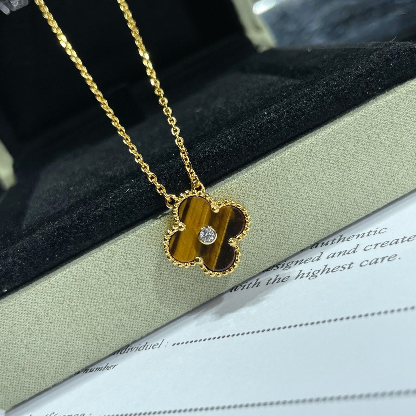 [Moco]CLOVER 15MM DIAMOND AND YELLOW TIGER'S EYE AGATE necklace