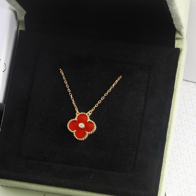 [Moco]CLOVER 15MM DIAMOND CARNELIAN NECKLACE