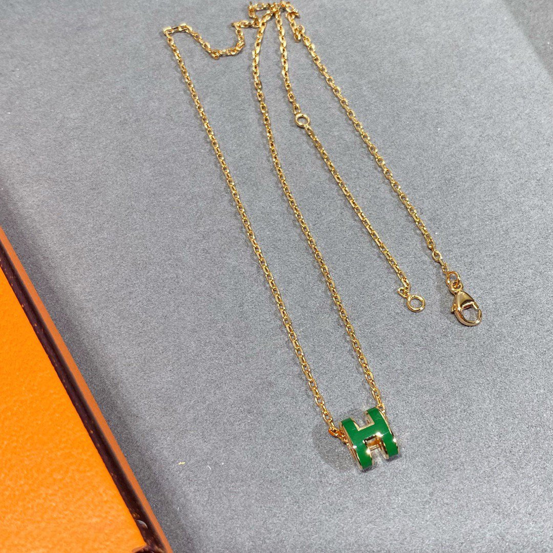 [Moco]POP H GREEN NECKLACE SILVER AND GOLD