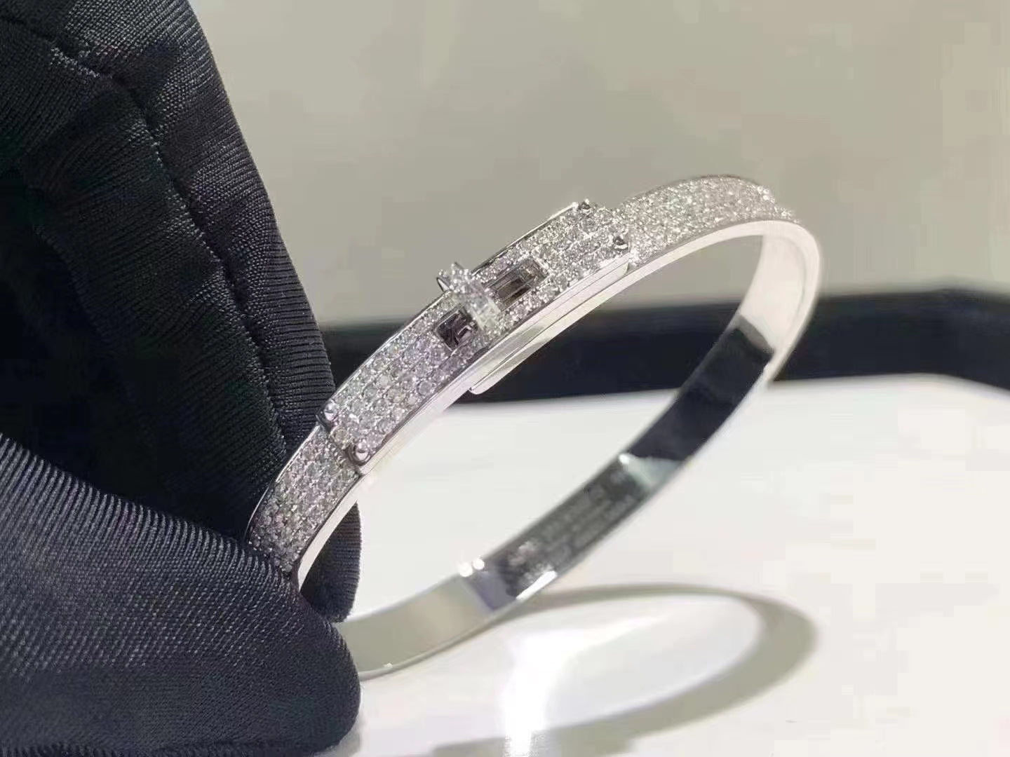 [Moco]HM KELLY BRACELET IN SILVER AND FULL PAVE DIAMOND