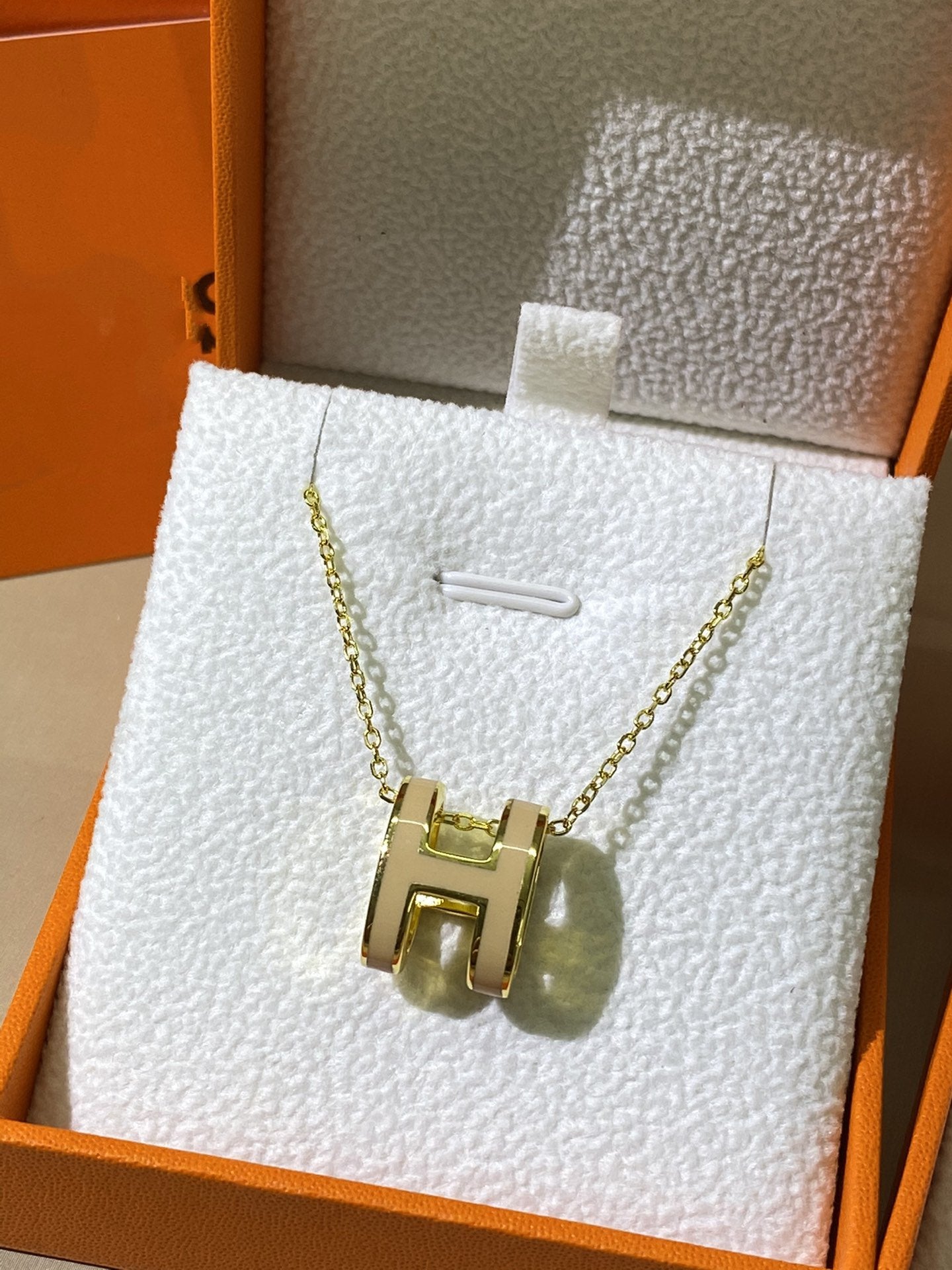 [Moco]HM CLIC YELLOW ENAMEL GOLD NECKLACE