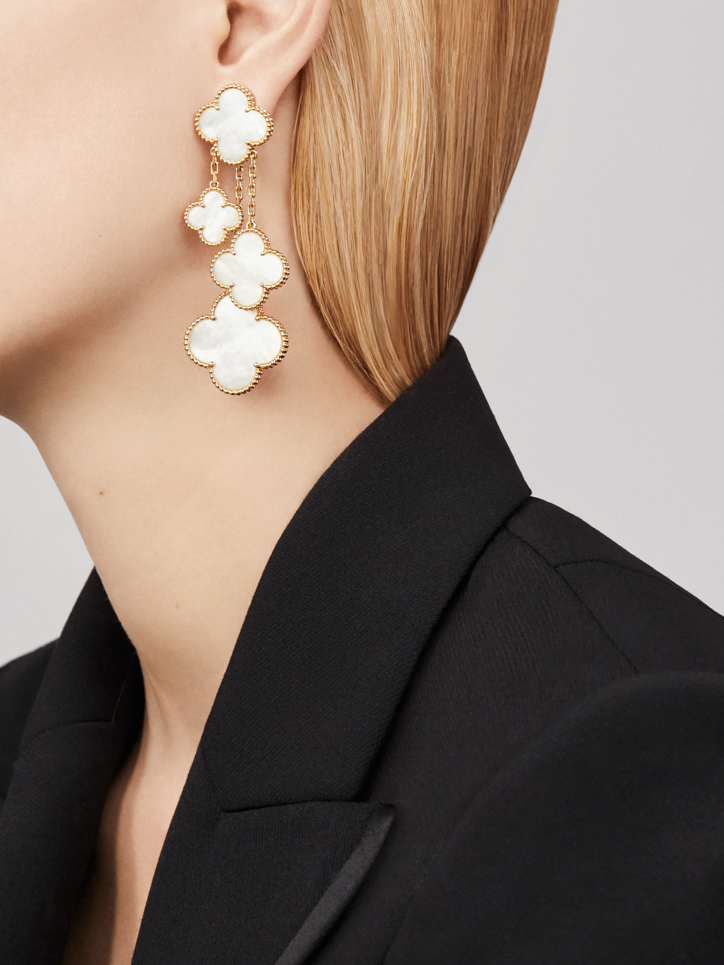 [Moco]CLOVER EARRINGS WHITE MOP 4 MOTIFS GOLD