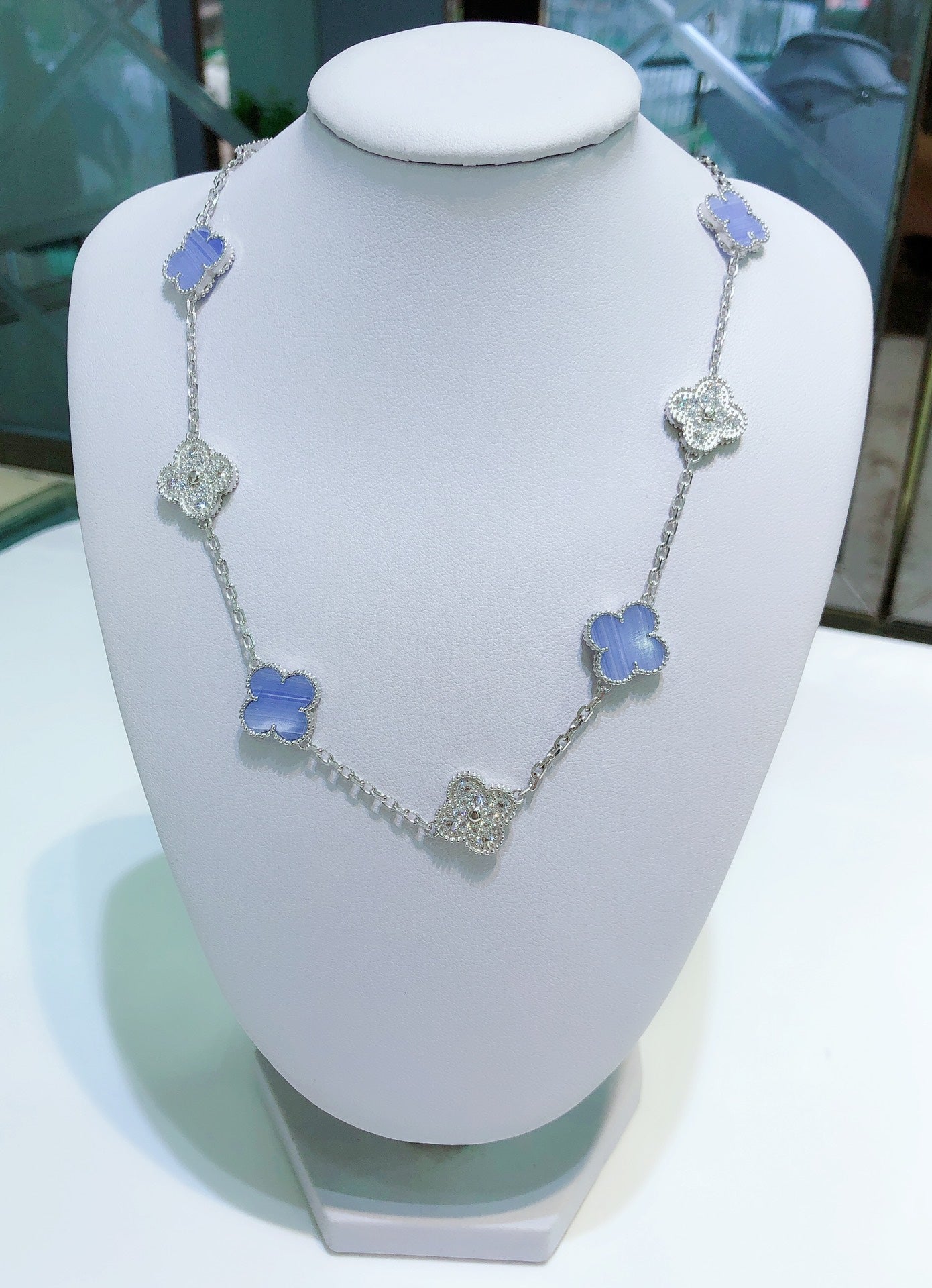 [Royal]CLOVERS THE 10-MOTIFS CHALCEDONY DIAMONDS SILVER NECKLACE