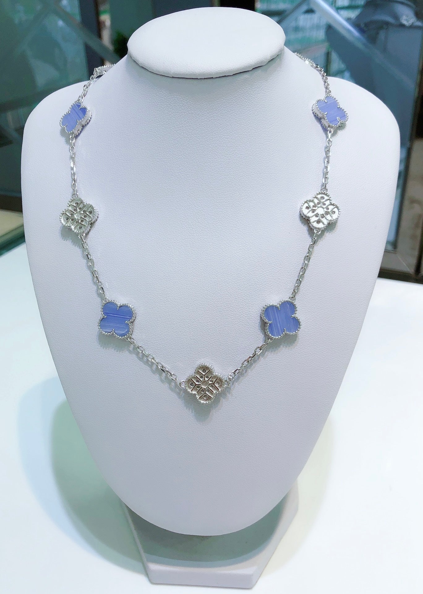 [Royal]CLOVERS THE 10-MOTIFS CHALCEDONY DIAMONDS SILVER NECKLACE